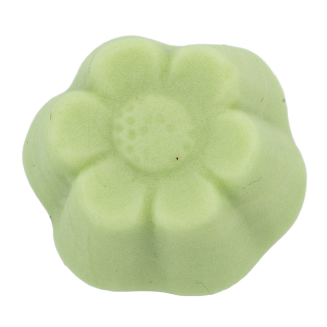 Green, flower shaped aerated fruitgum