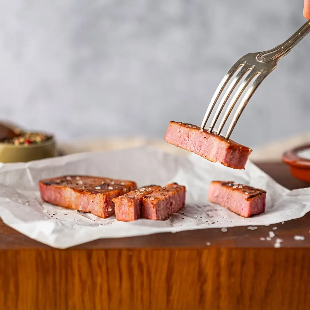 Meat and sliced meat alternatives